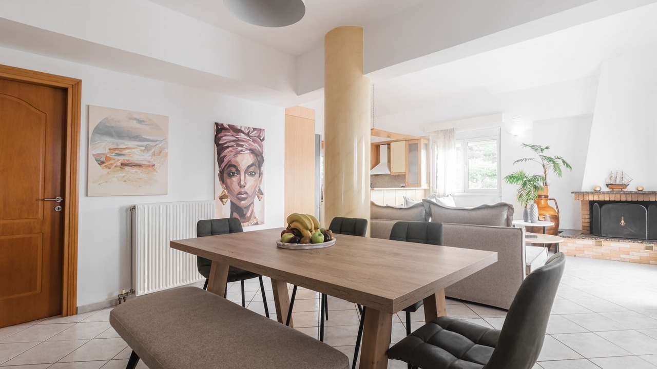 Photo of Livingroom in Roussospiti