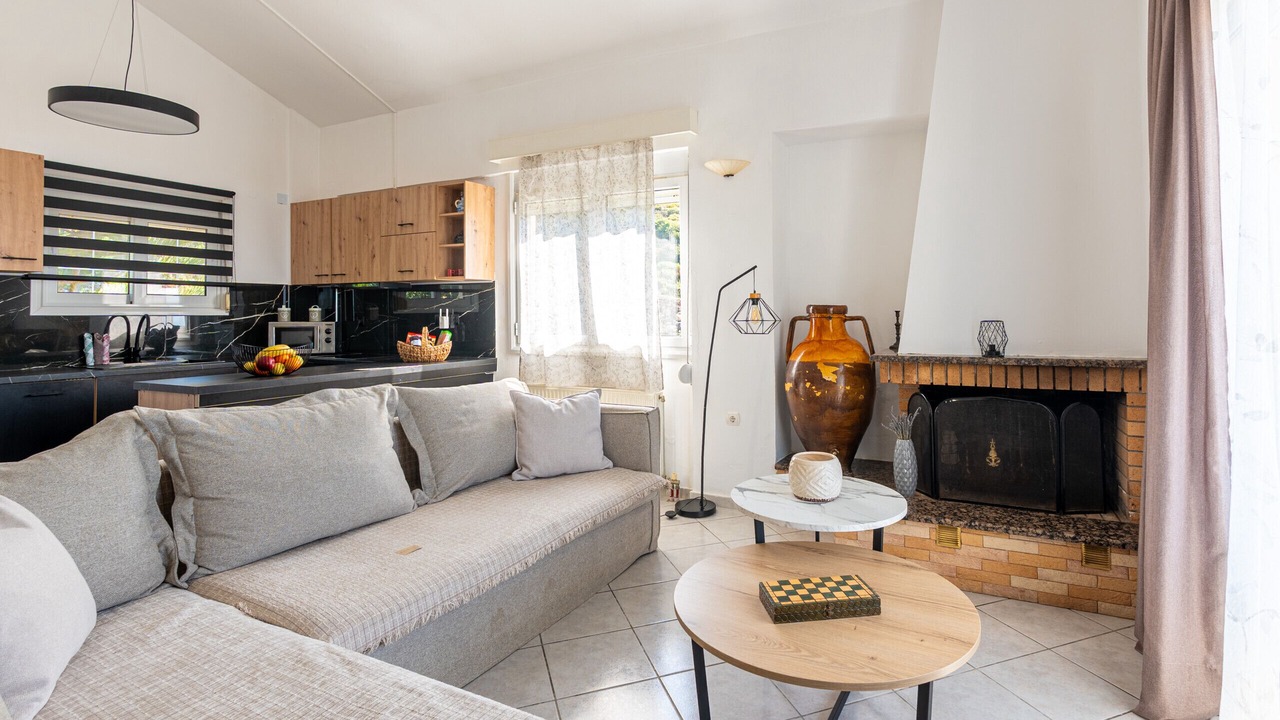 Photo of Livingroom in Roussospiti