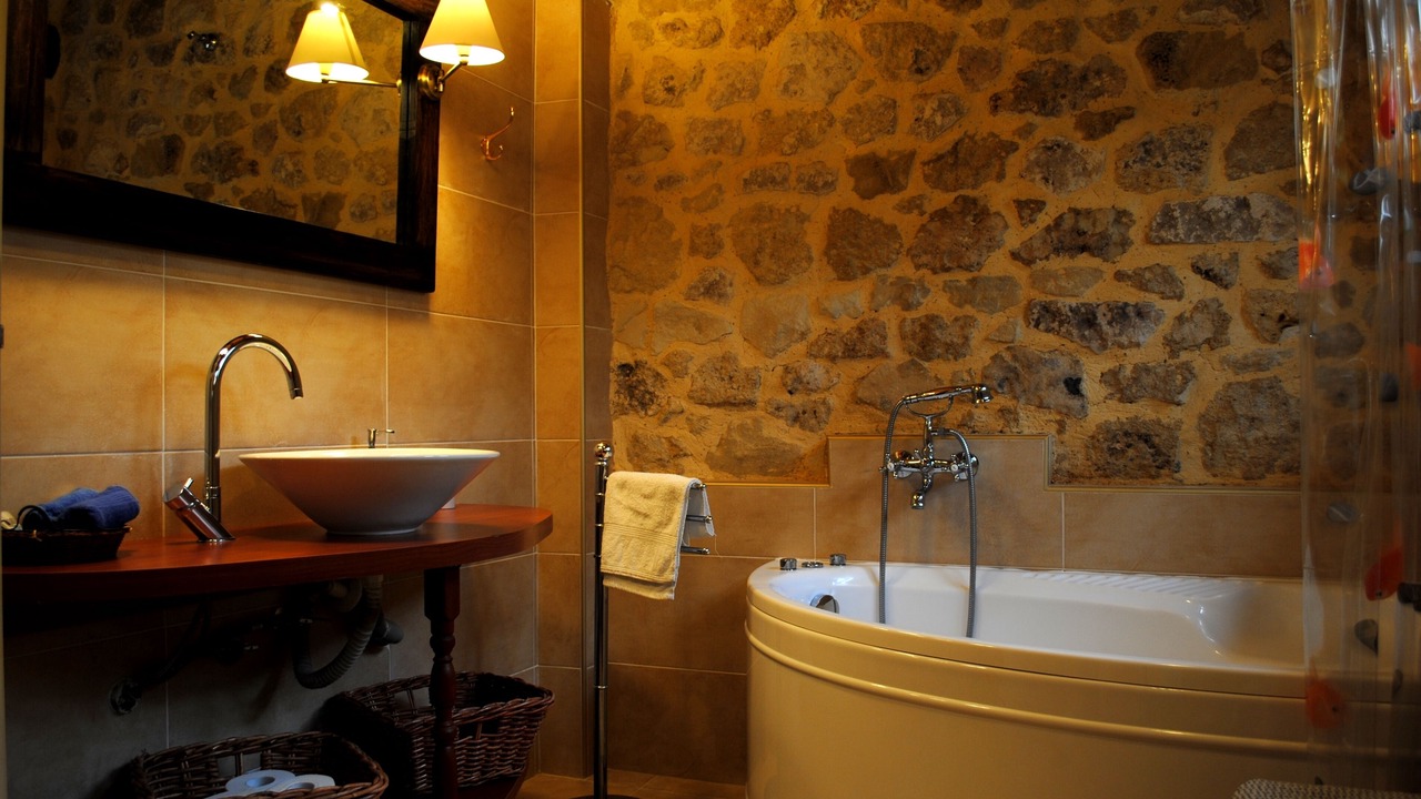 Photo of Bathroom in Platanias Town