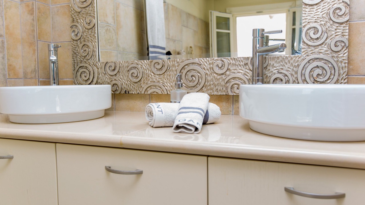 Photo of Bathroom in Glinado