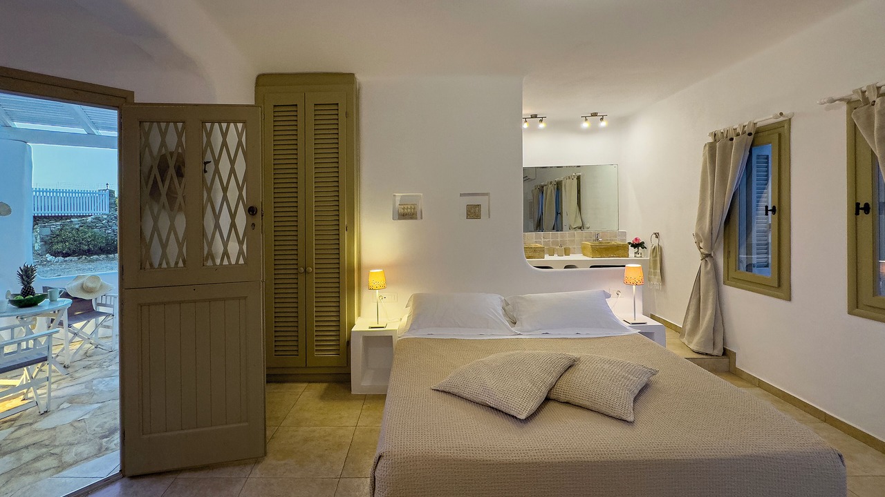 Photo of Bedroom in Folegandros