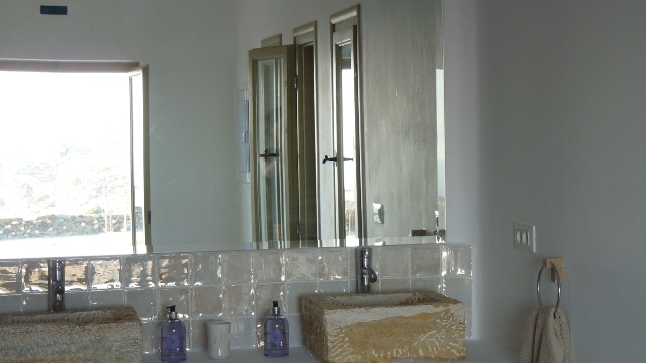 Photo of Others in Folegandros