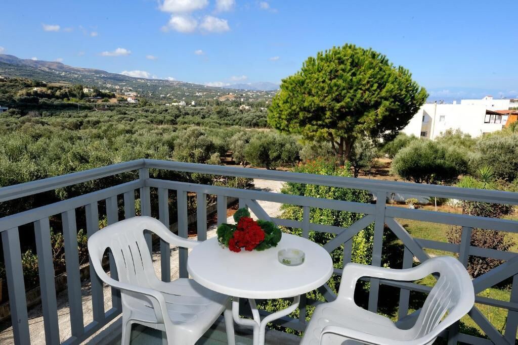 Photo of Patio Balcony in Platanes
