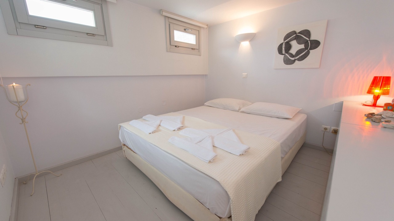 Photo of Bedroom in Kamares