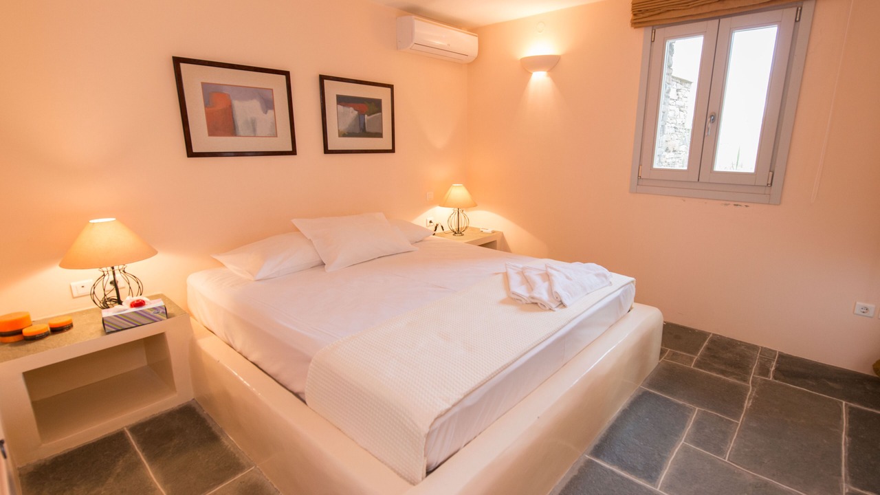 Photo of Bedroom in Kamares
