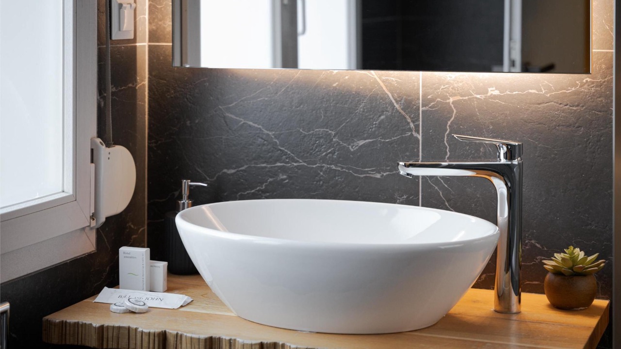 Photo of Bathroom in Makrigianni