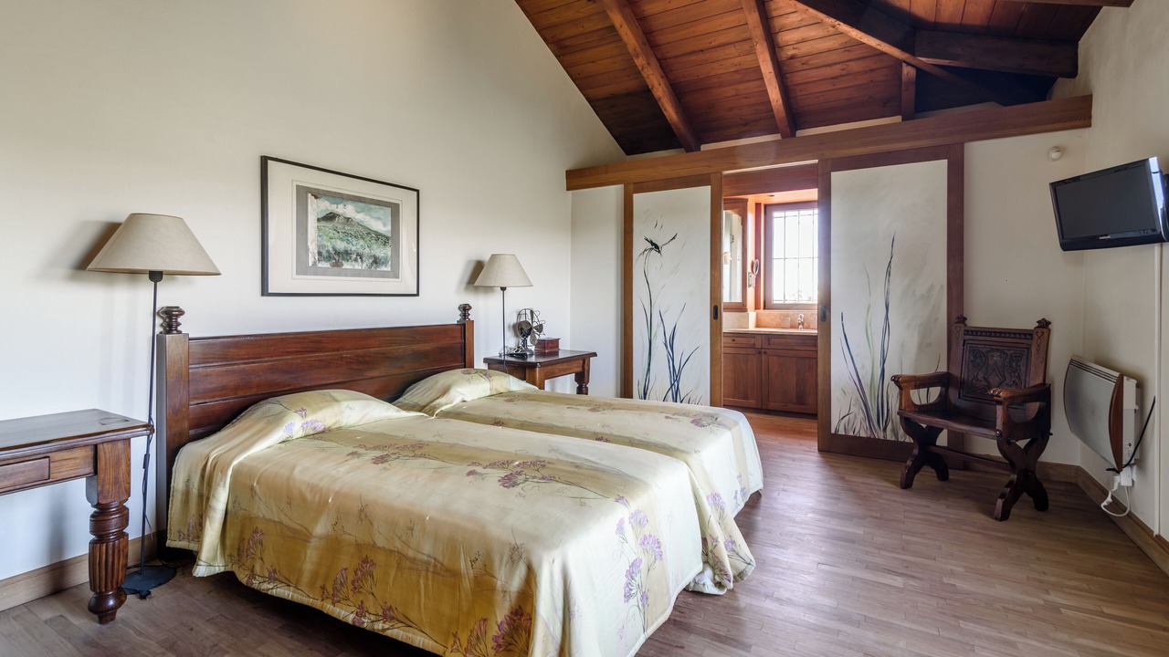 Photo of Bedroom in Vromonerion