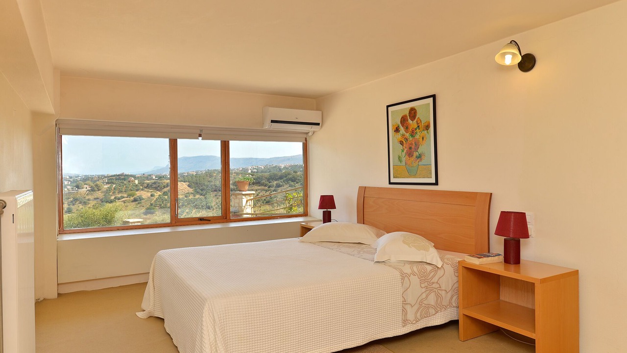 Photo of Bedroom in Kato Stalos