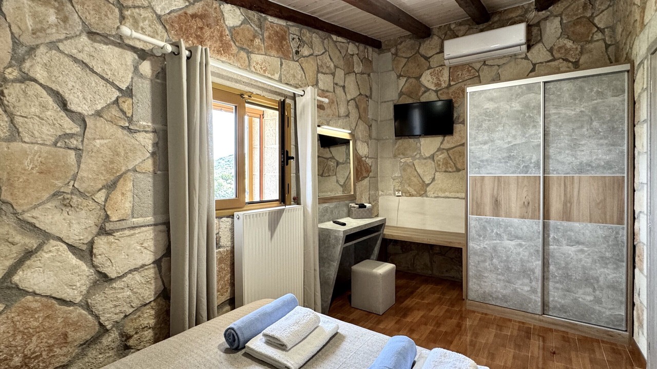 Photo of Bedroom in Samonas