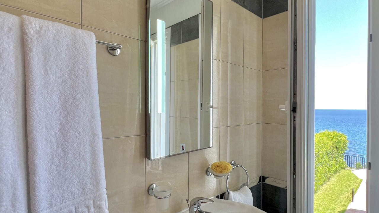 Photo of Bathroom in Skala