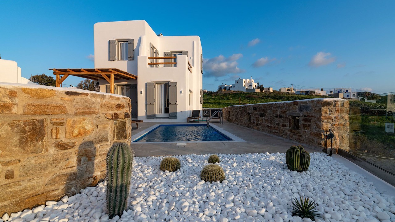 Photo of Outdoor in Glinado