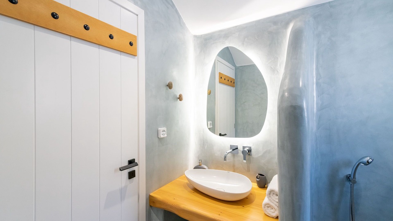 Photo of Bathroom in Glinado