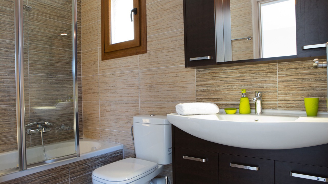 Photo of Bathroom in Mikros Gialos