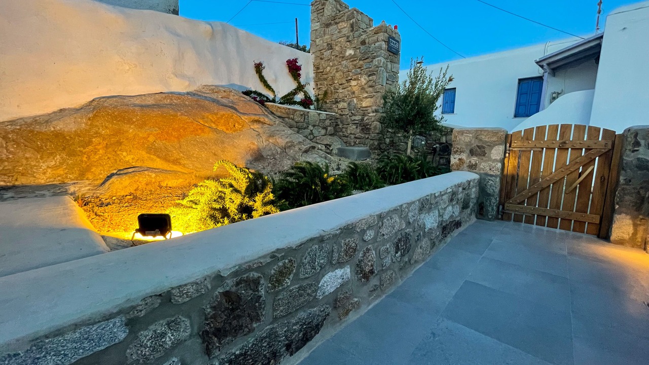Photo of Patio Balcony in Ano Mera