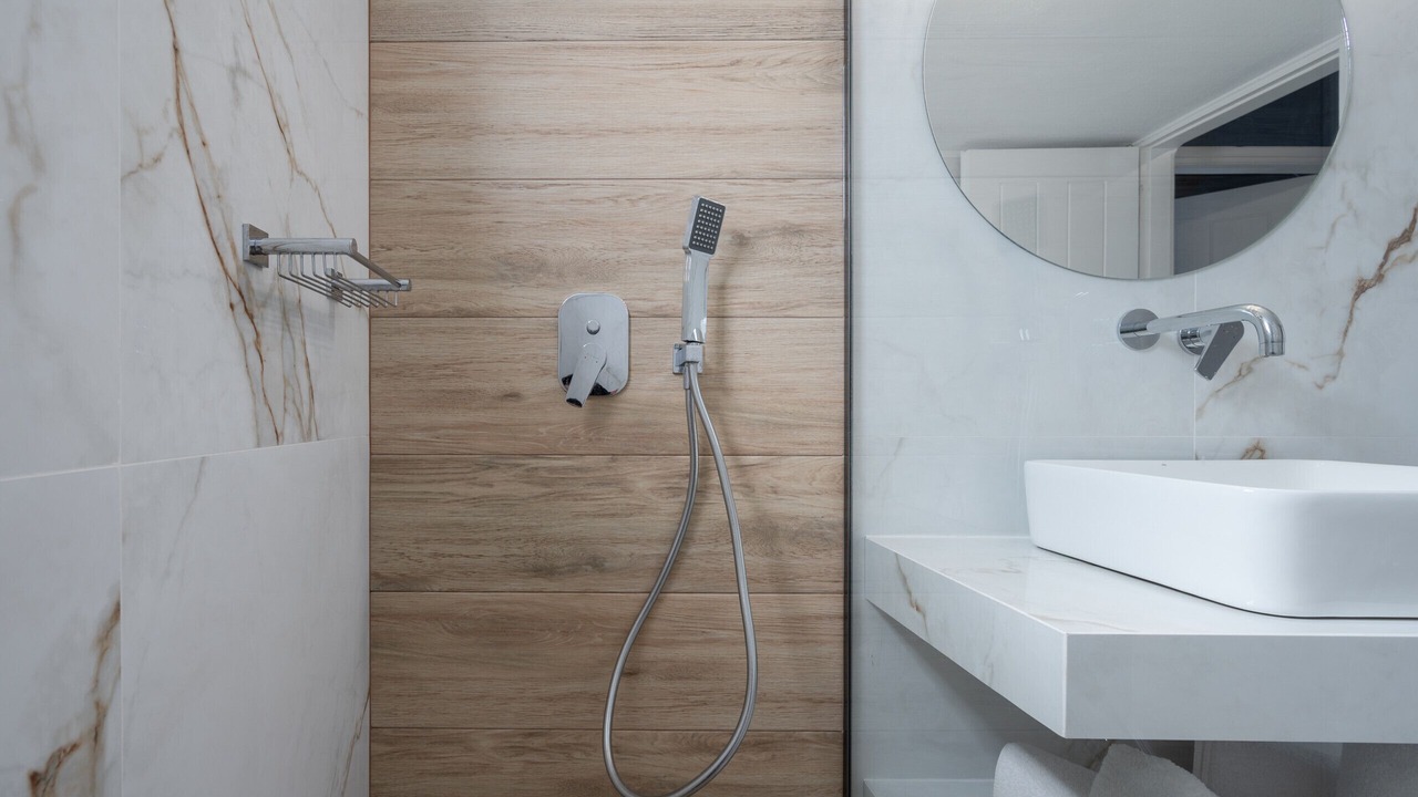 Photo of Bathroom in Platanes
