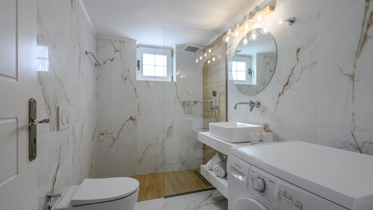 Photo of Bathroom in Platanes