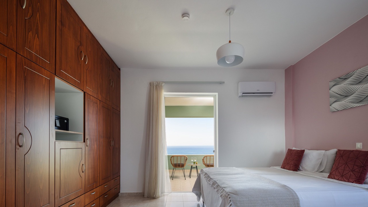 Photo of Bedroom in Adelianos Kampos