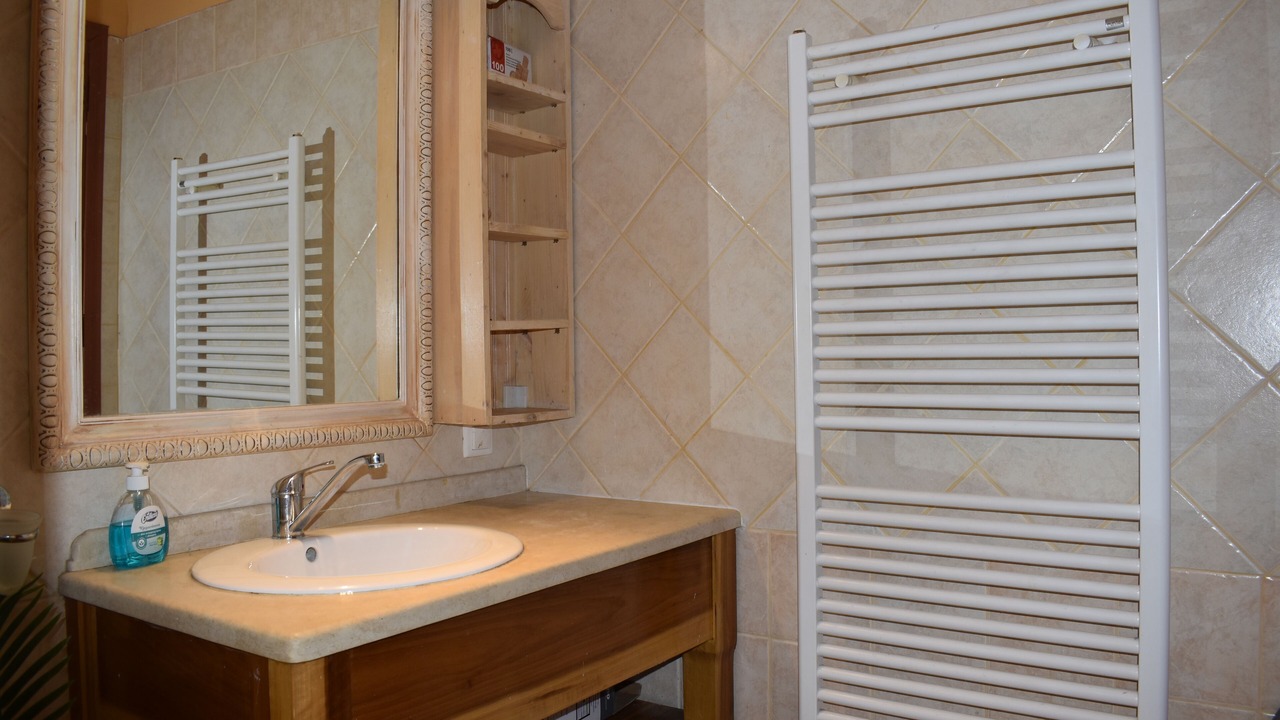 Photo of Bathroom in Pagi