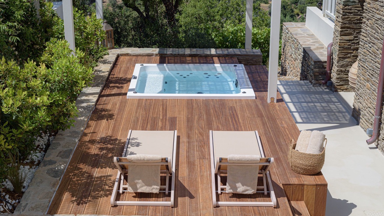 Photo of Outdoor in Andros Town