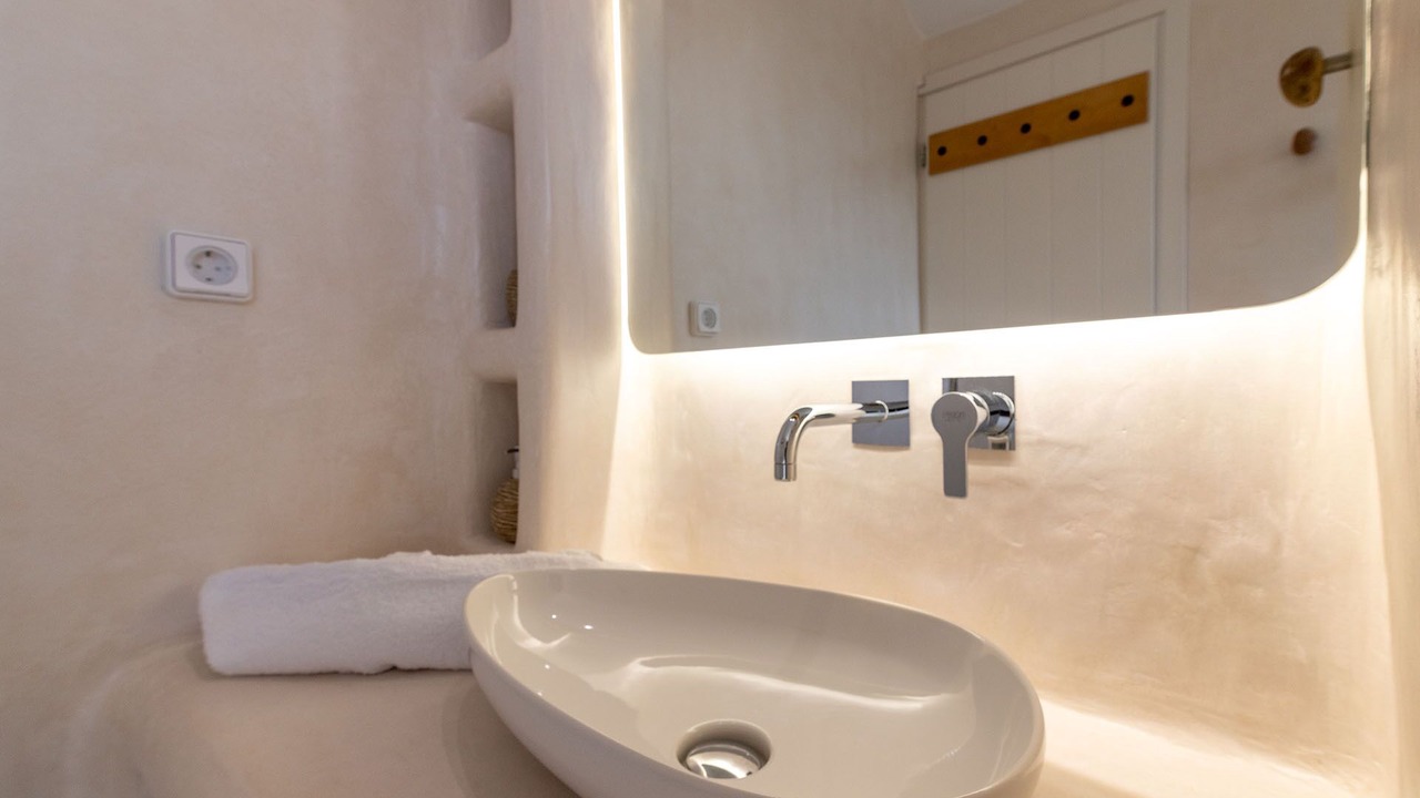 Photo of Bathroom in Glinado