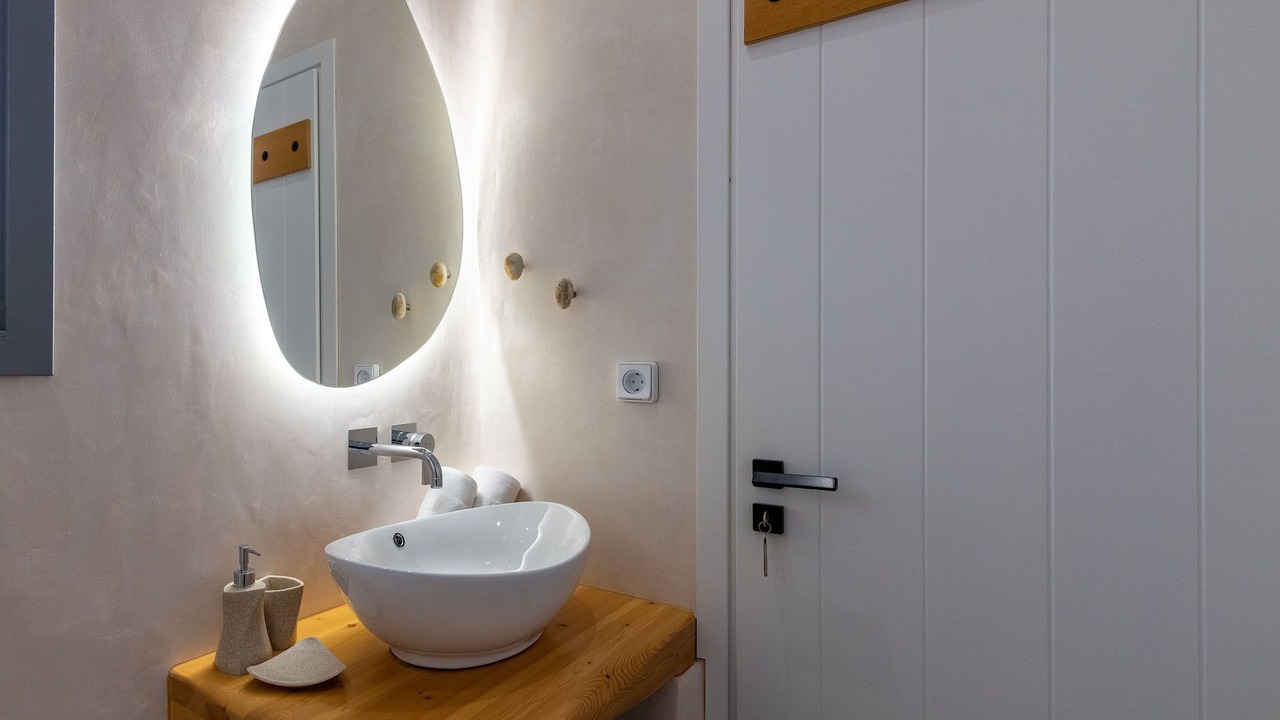 Photo of Bathroom in Glinado