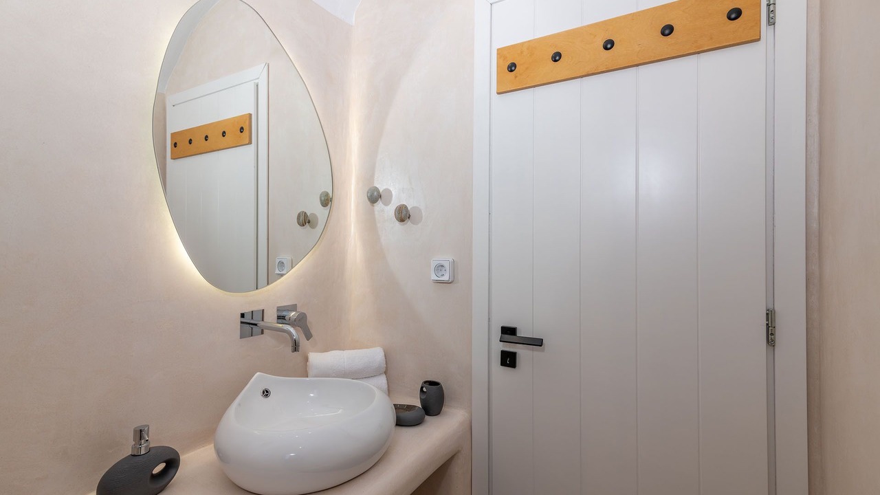Photo of Bathroom in Glinado