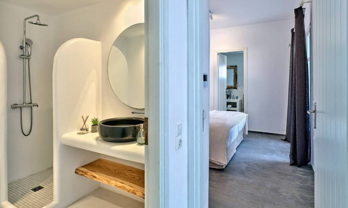 Photo of Bathroom in Ampelas