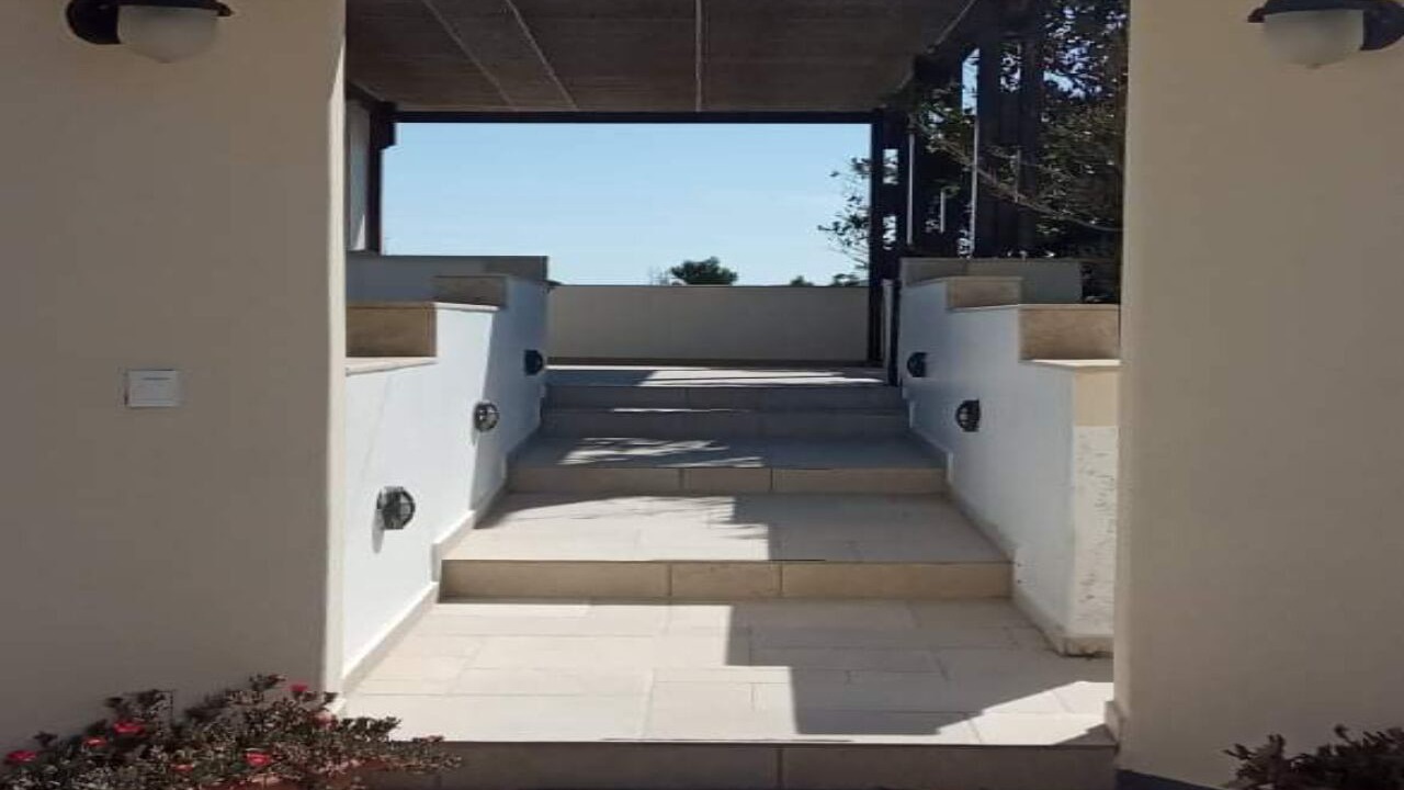 Photo of Outdoor in Adamas