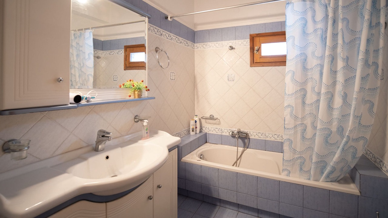 Photo of Bathroom in Kalambaka