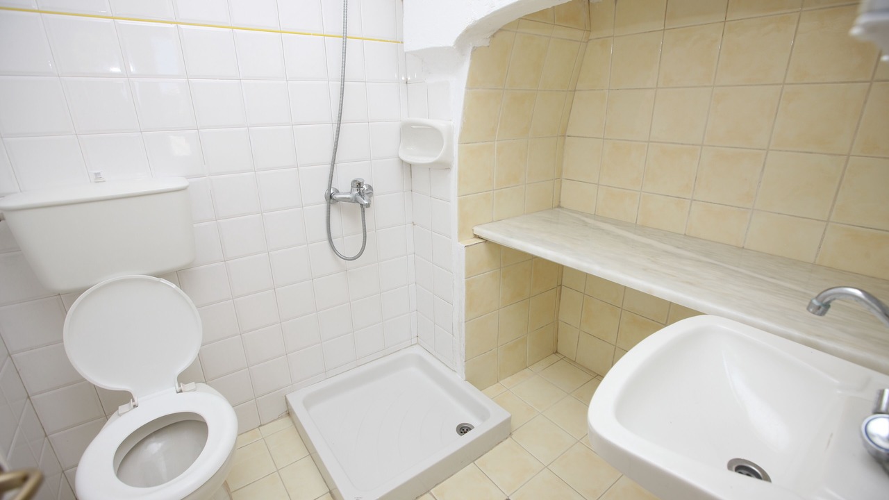 Photo of Bathroom in Longos