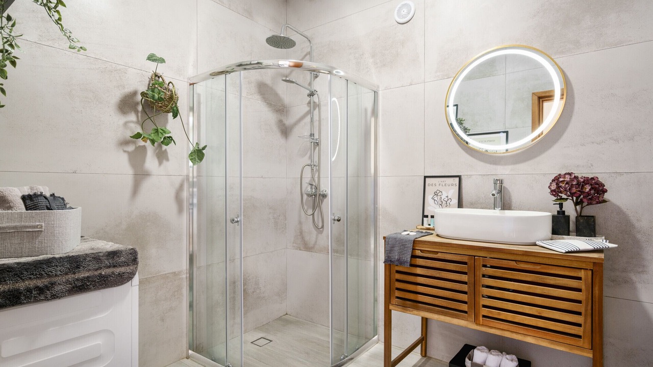 Photo of Bathroom in Prines