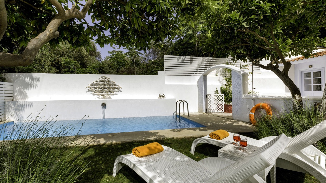 Photo of Outdoor in Ixia
