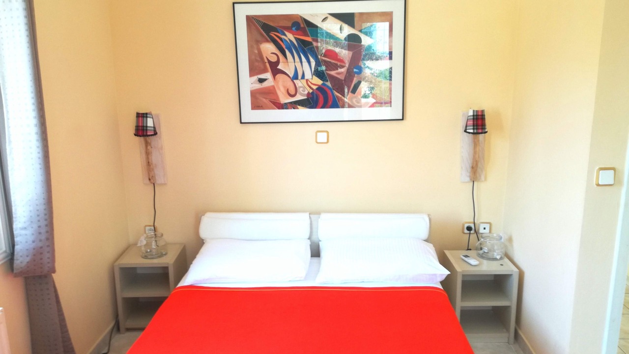 Photo of Bedroom in Ipsos