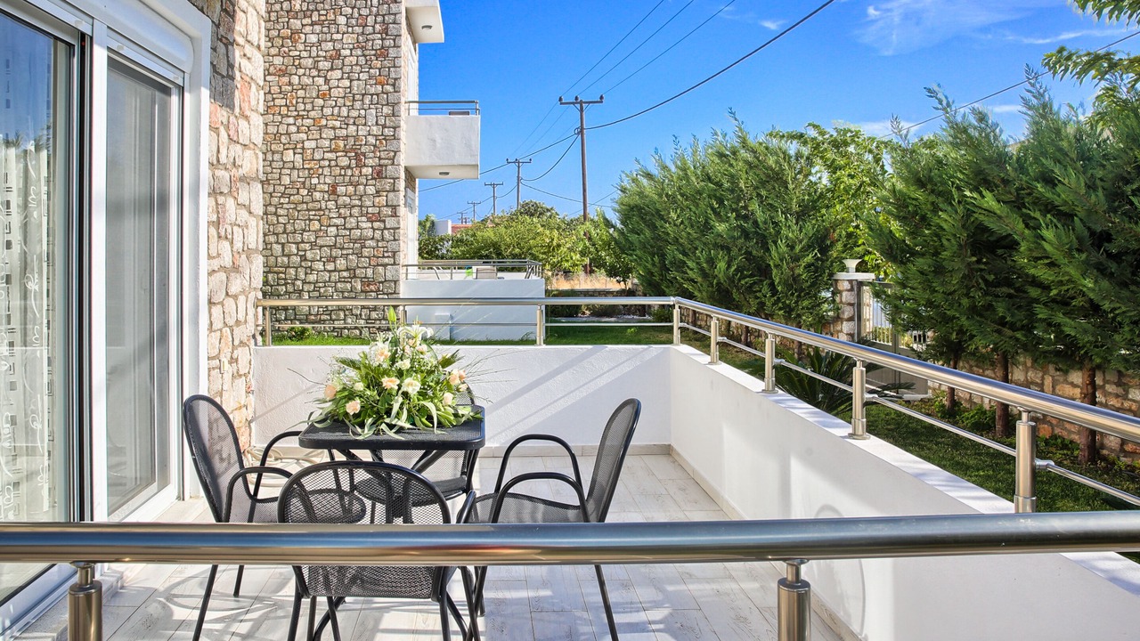Photo of Patio Balcony in Haraki