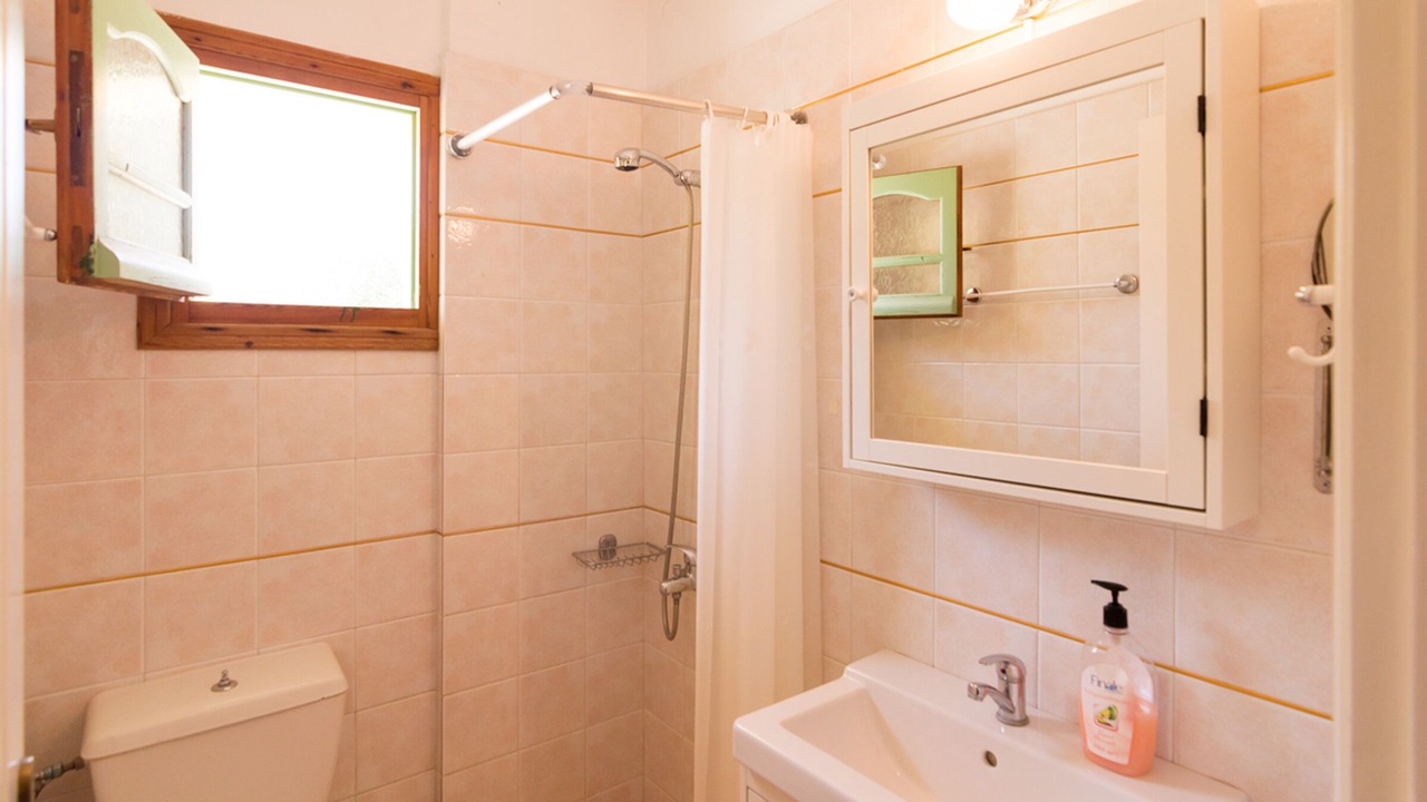 Photo of Bathroom in Skotino