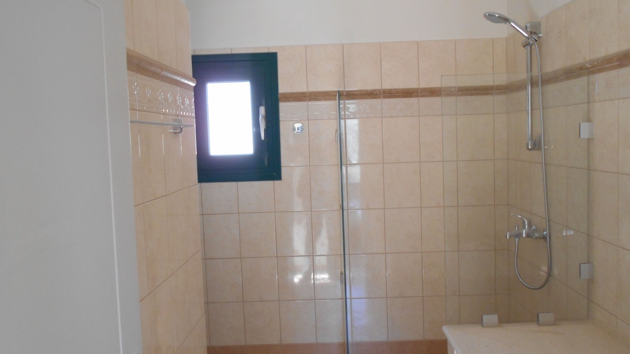 Photo of Bathroom in Kamari