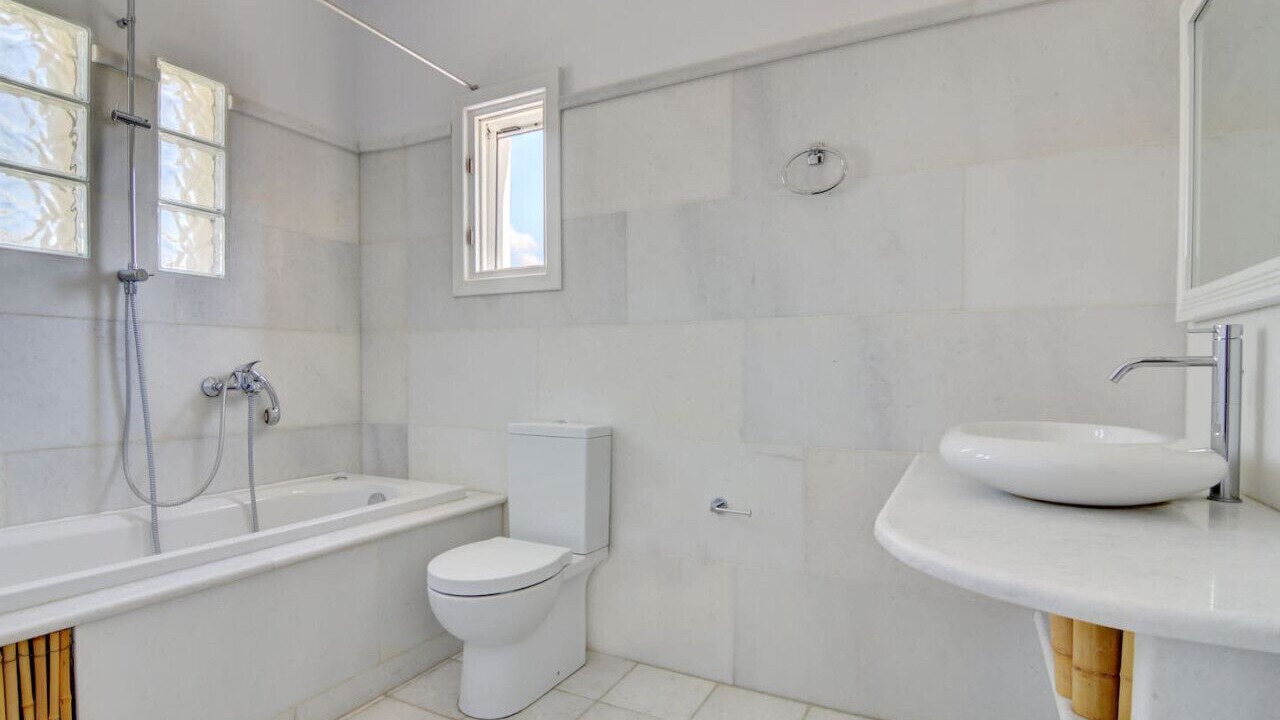 Photo of Bathroom in Plaka