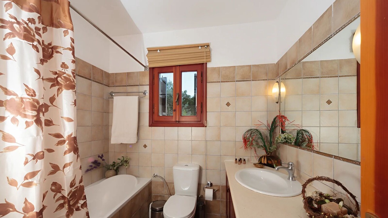 Photo of Bathroom in Pirgi