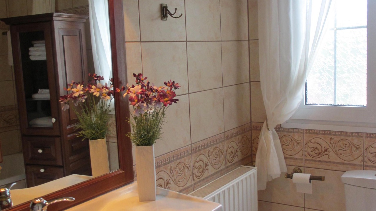 Photo of Bathroom in Petaleia