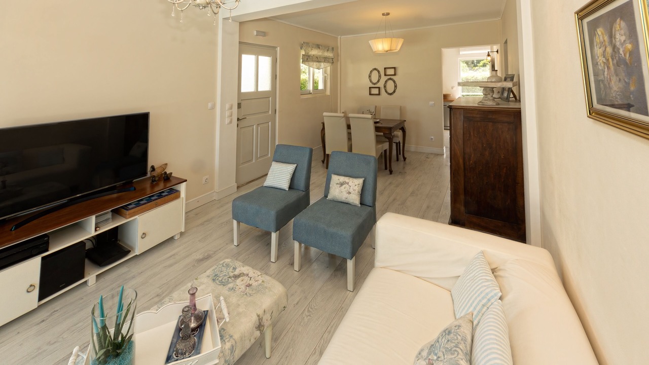 Photo of Livingroom in Melikia
