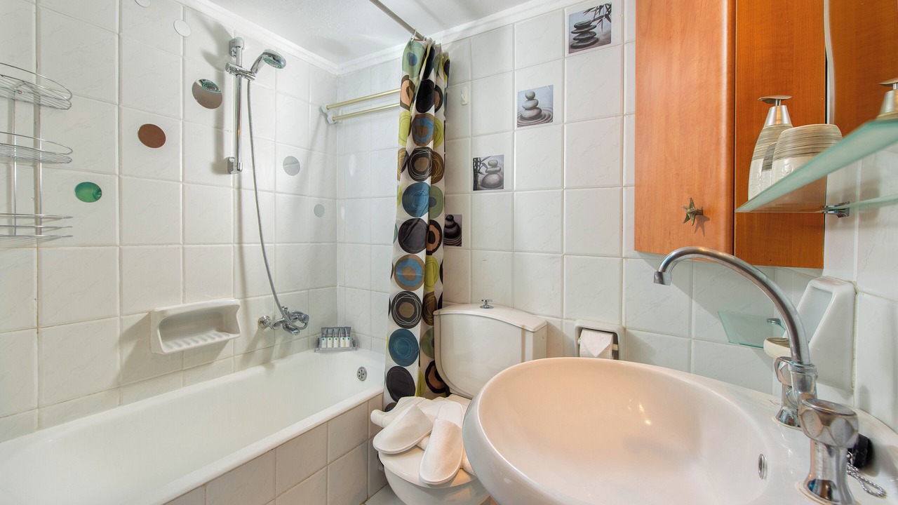 Photo of Bathroom in Ialyssos