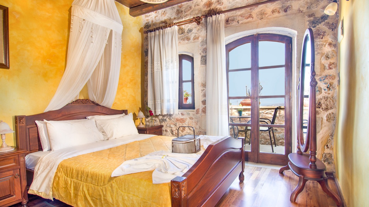 Photo of Bedroom in Samonas