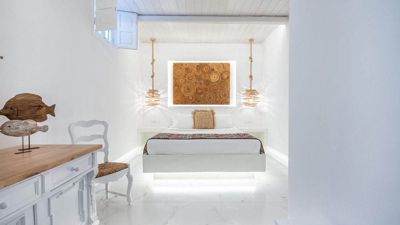 Photo of Bedroom in Oia