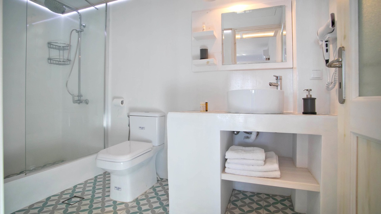 Photo of Bathroom in Kamari