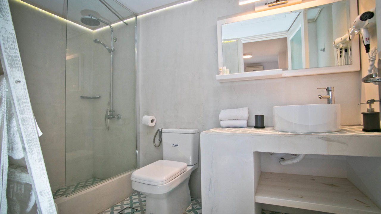 Photo of Bathroom in Kamari