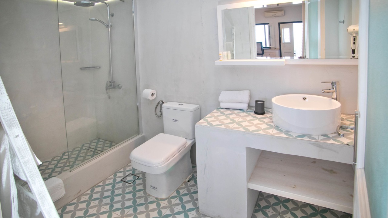 Photo of Bathroom in Kamari