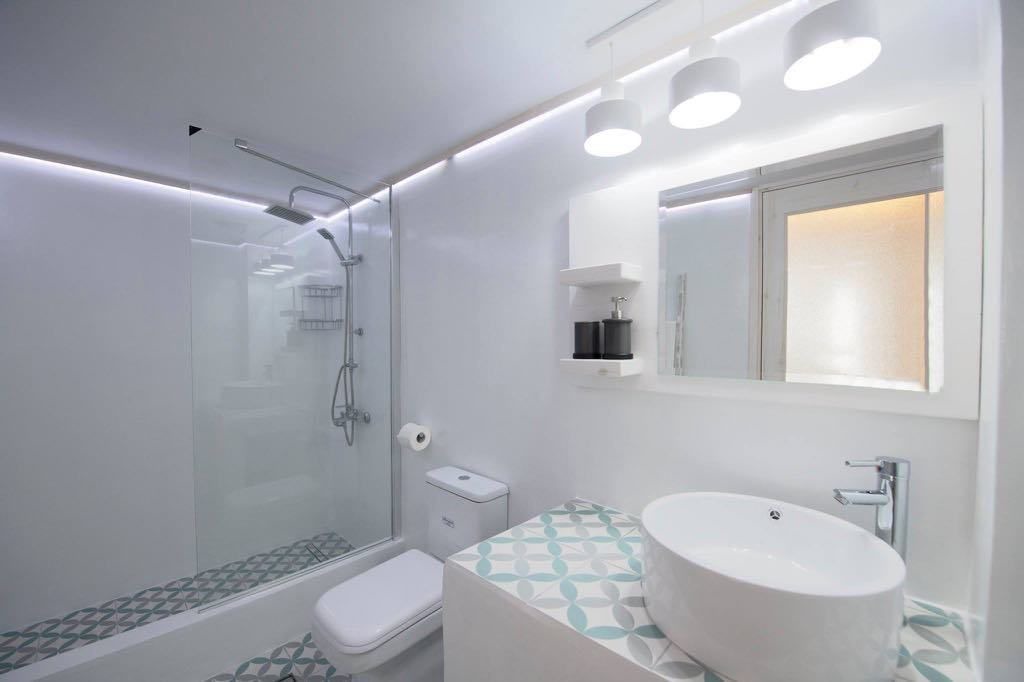 Photo of Bathroom in Kamari