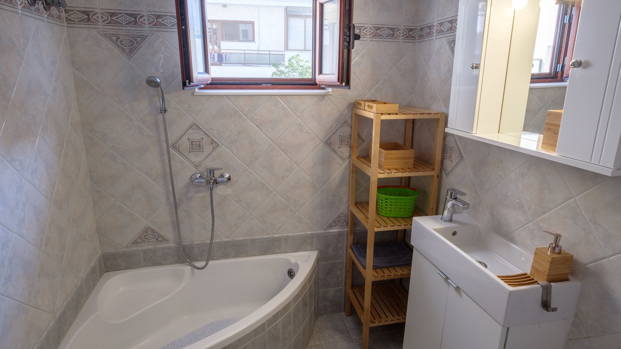 Photo of Bathroom in Petaloudes