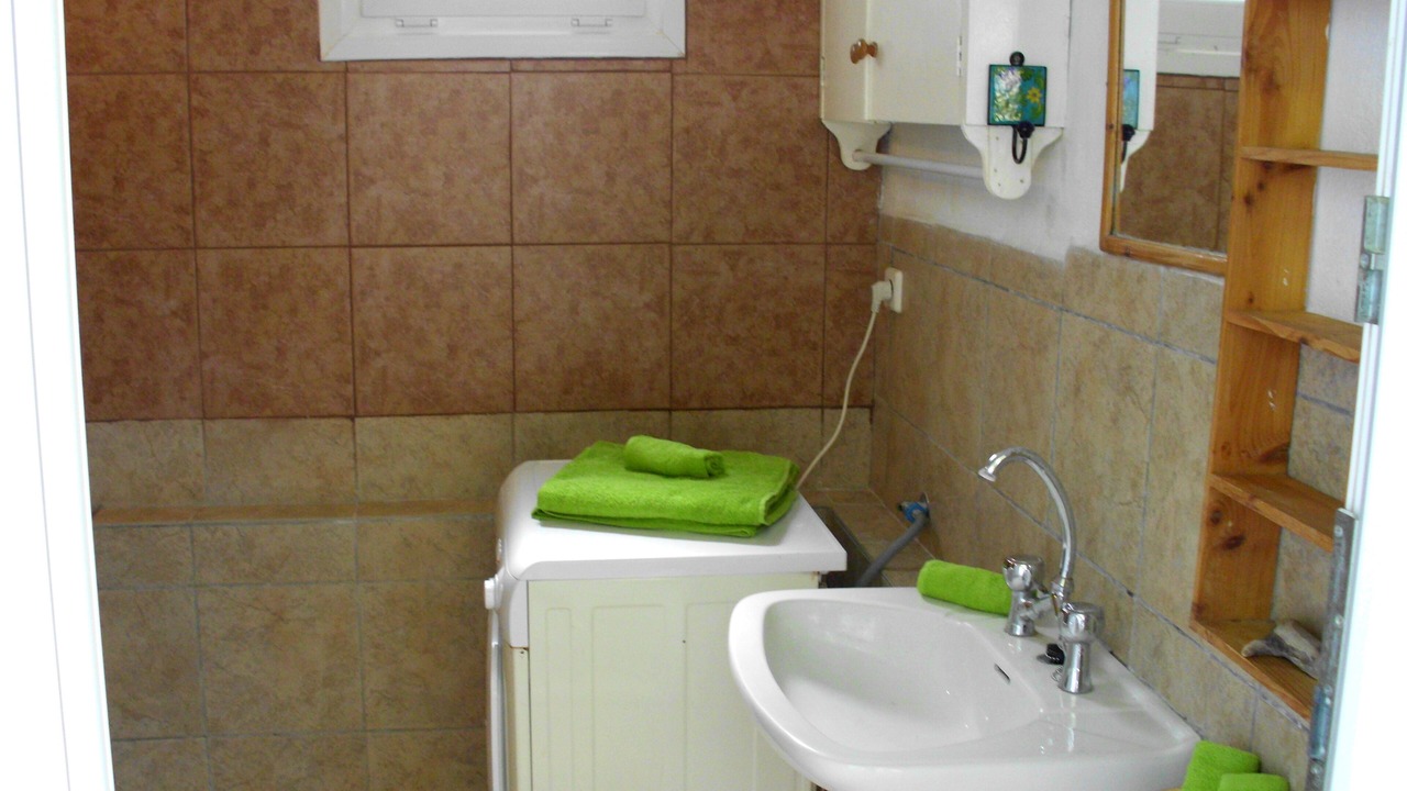Photo of Bathroom in Glossa