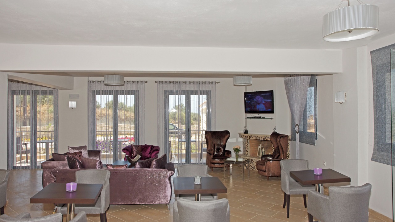 Photo of Livingroom in Adelianos Kampos